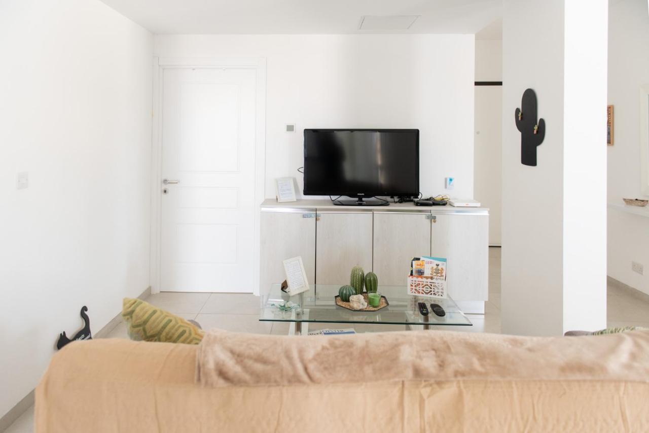 Sliema, Villa Savoia Luxury Apartment For 5 Guests Gzira Esterno foto