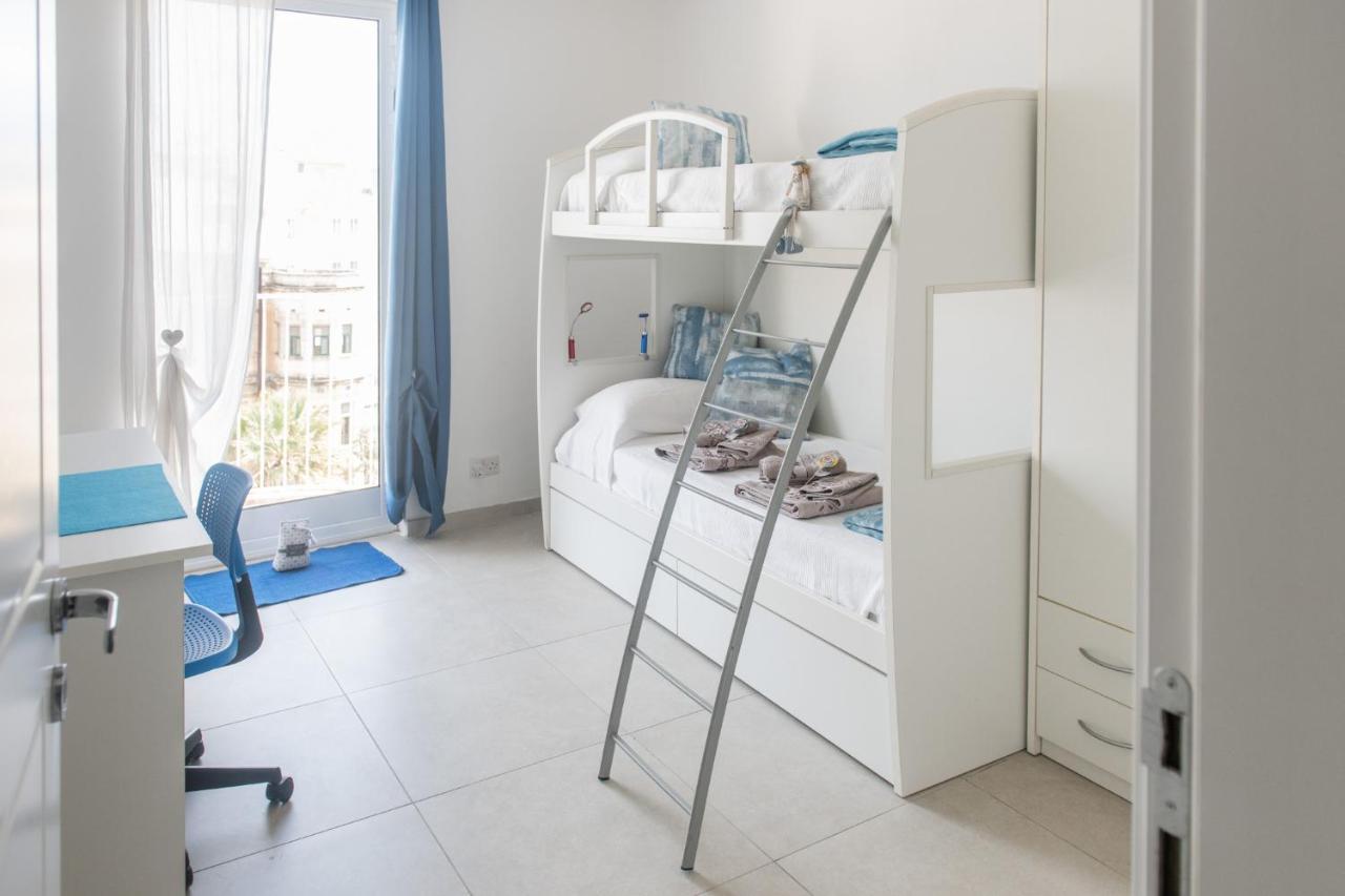 Sliema, Villa Savoia Luxury Apartment For 5 Guests Gzira Esterno foto