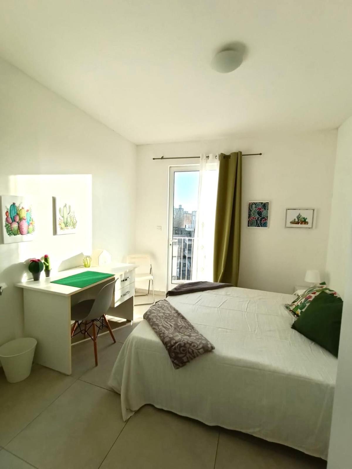 Sliema, Villa Savoia Luxury Apartment For 5 Guests Gzira Esterno foto